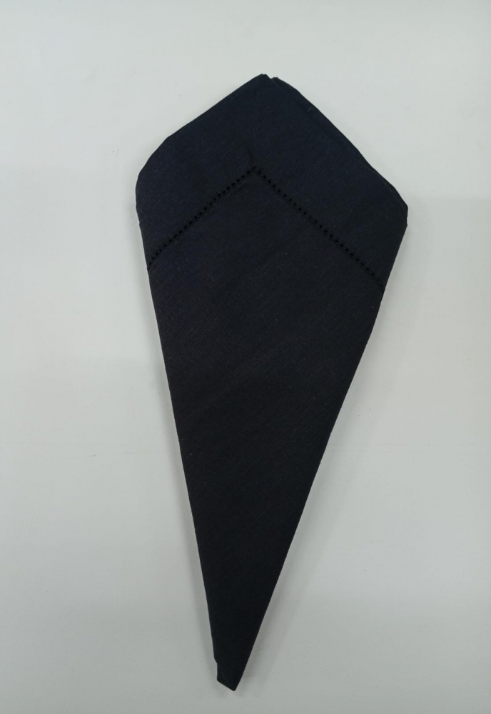 Guardanapo preto ajour