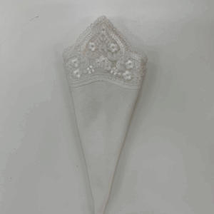 GUARDANAPO BRANCO COM RENDA NA PONTA