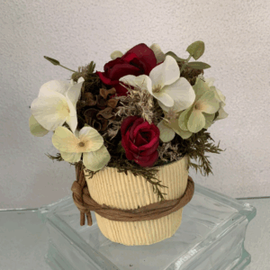 VASO COM FLORES MARSALA COM VERDE BEBE 17 CM