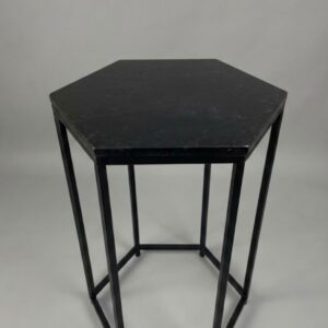 MESA CUBO SEXTAVADA PRETA COD 02 G 70X50X30