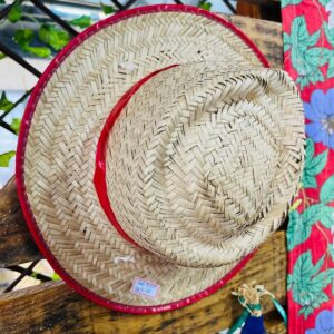 CHAPEU DE PALHA COM FITA VERMELHO