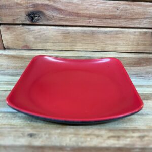 EMPRATADO COD. 40 - PRATO QUADRADO 15X15 PRETO E VERMELHO MELANINA